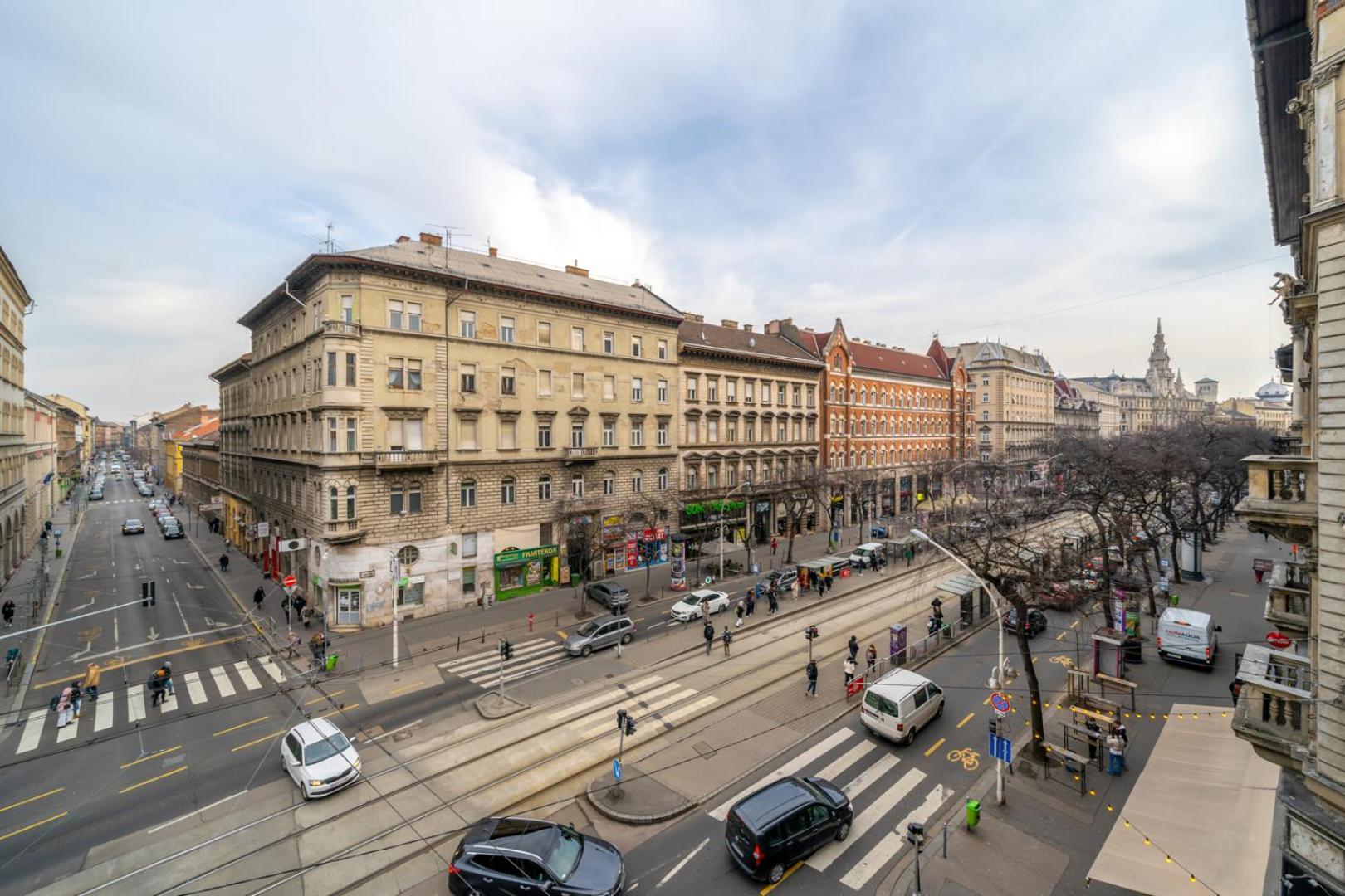 Downtown Delight - Erzsebet Blvd - 13 Ppl Apartman Budapest Kültér fotó